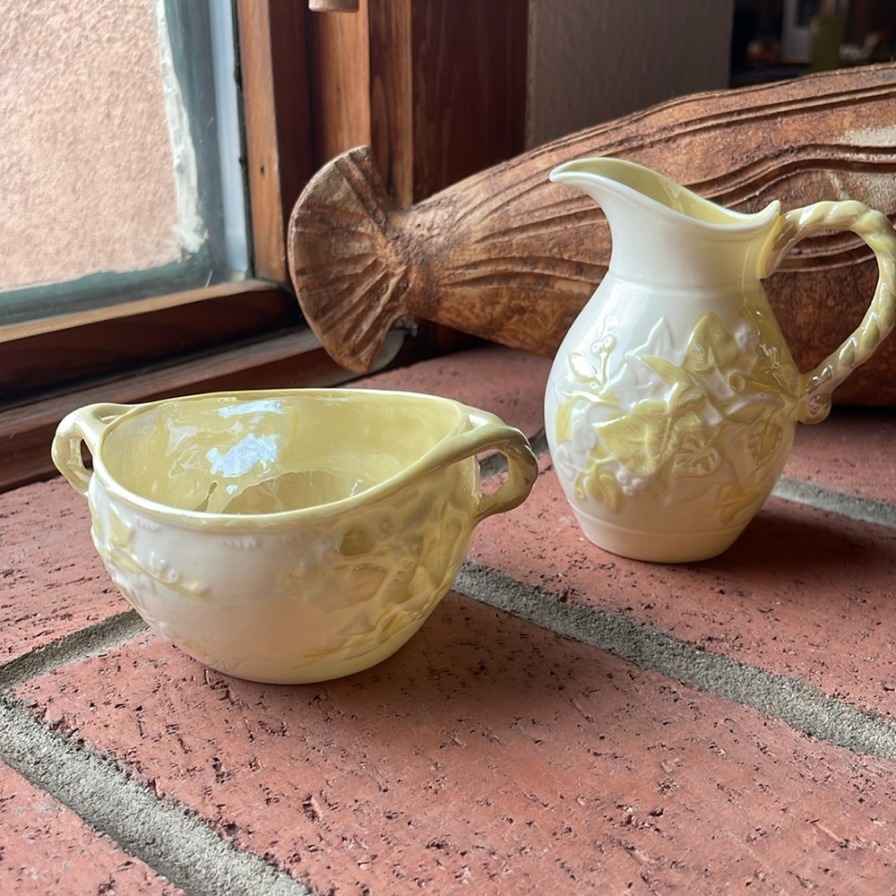 💚Delicate lemon yellow and white creamer & sugar bowl set by Belleek